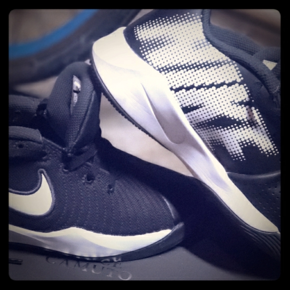 Nike Team Hustle Quick 2